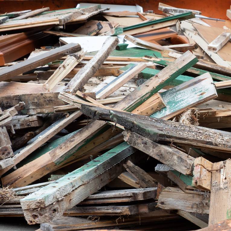 Holzabfälle Container in der Nähe